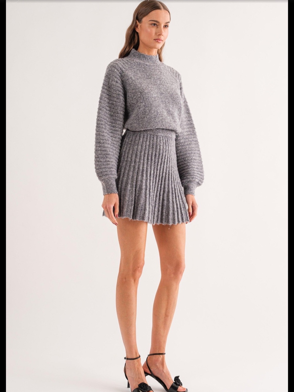 Vestique Gabrielle Heather Gray Knit Sweater & Pleated Skirt Set S/M